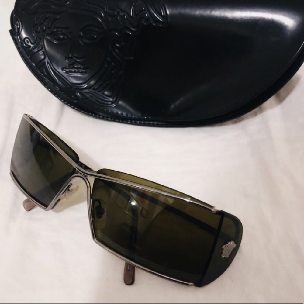 VERSACE MATRIX WRAPAROUND SUNGLASSES
